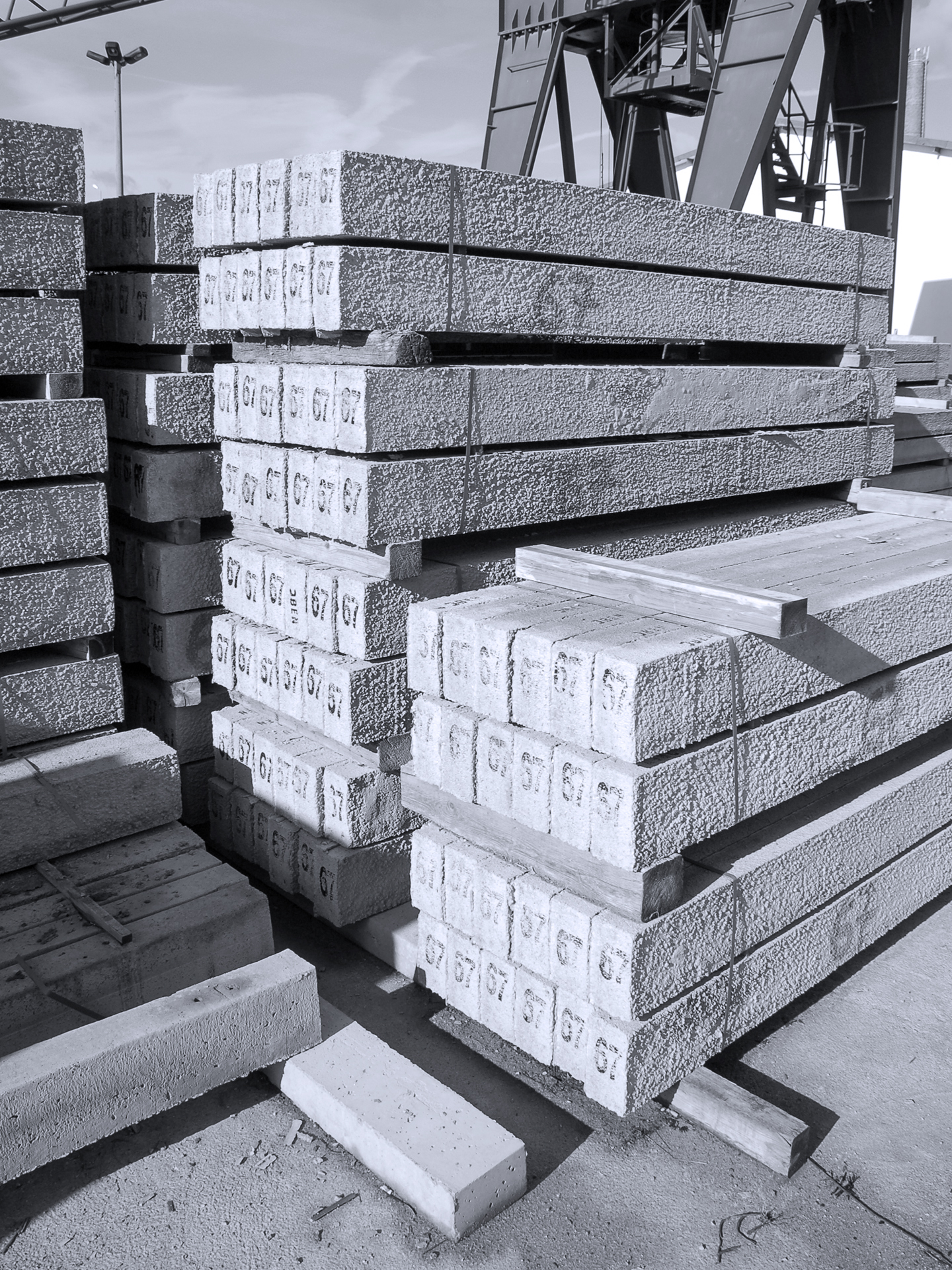 Vorgefertigte Tragelemente für Öffnungsabschlüsse 