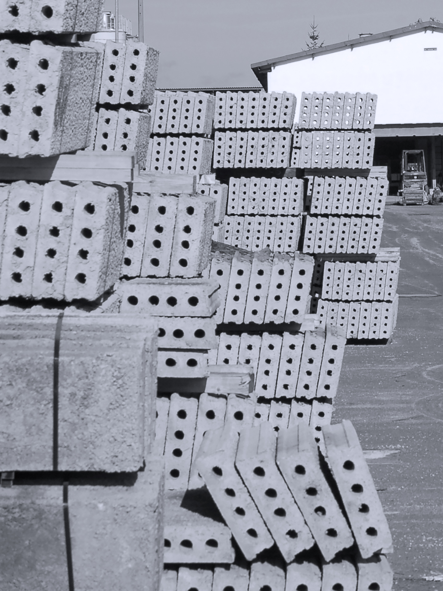 Hohldielen mit Längshohlräumen – ein früheres Deckensystem für Bauwerke
