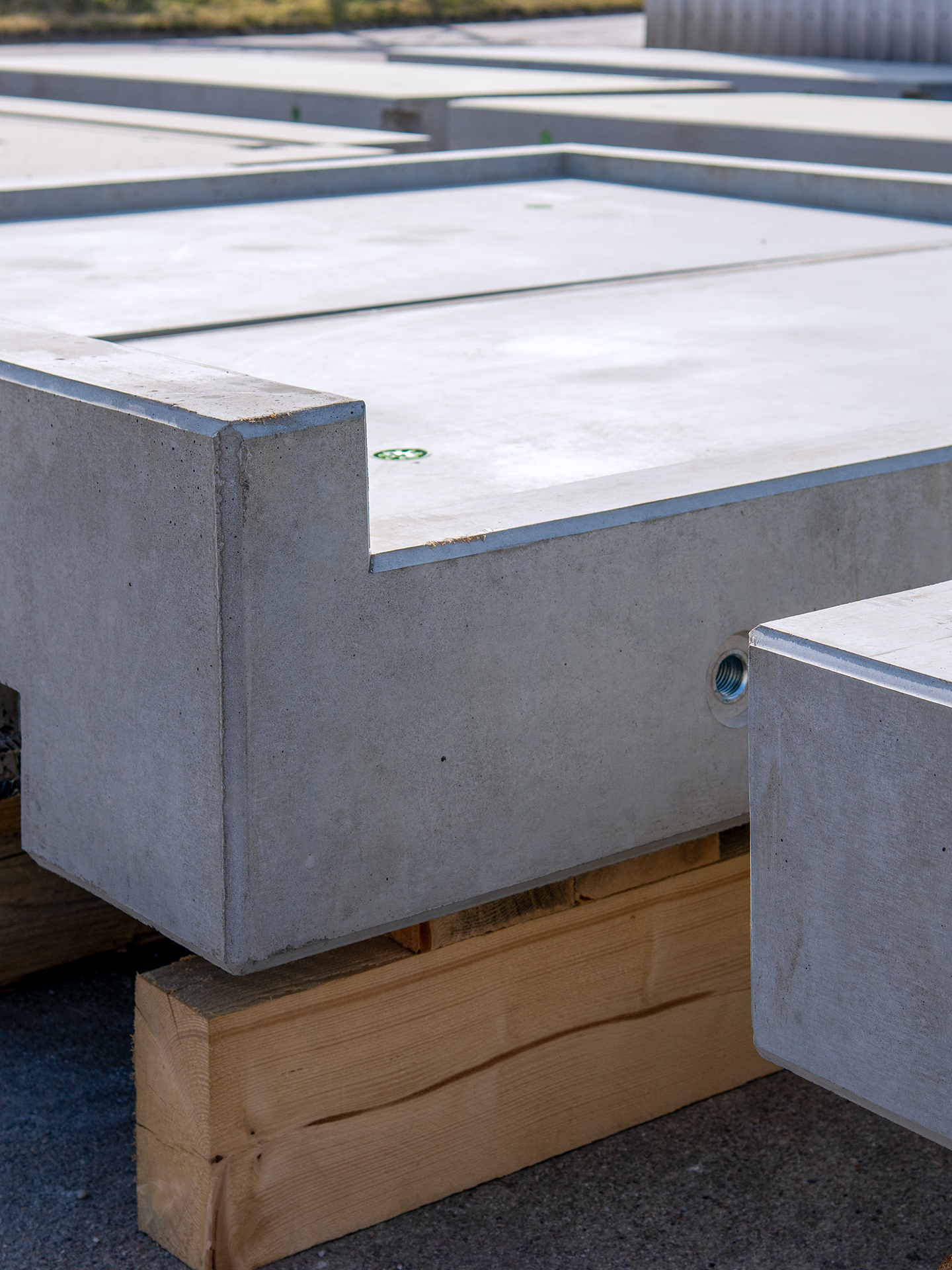 Fertigelemente für überdachte Zugänge – funktional, langlebig und gestalterisch vielseitig 